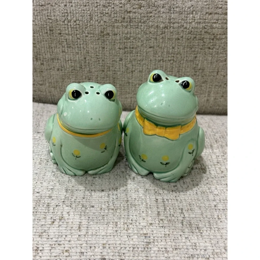 Vtg OTAGIRI Porcelain Frog Couple Salt‎ and Pepper Shakers Set JAPAN Excellent